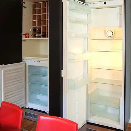 Апартаменты Sunny Ghetto Canalview Венеция