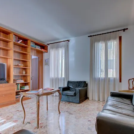 Апартаменты Sunny Ghetto Canalview