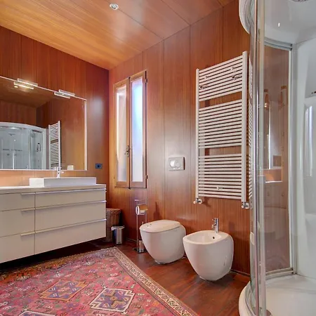 Sunny Ghetto Canalview