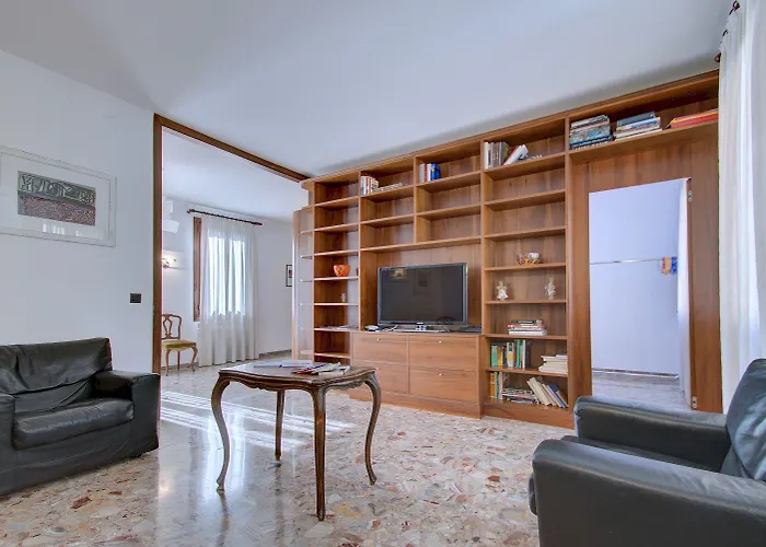 Sunny Ghetto Canalview *