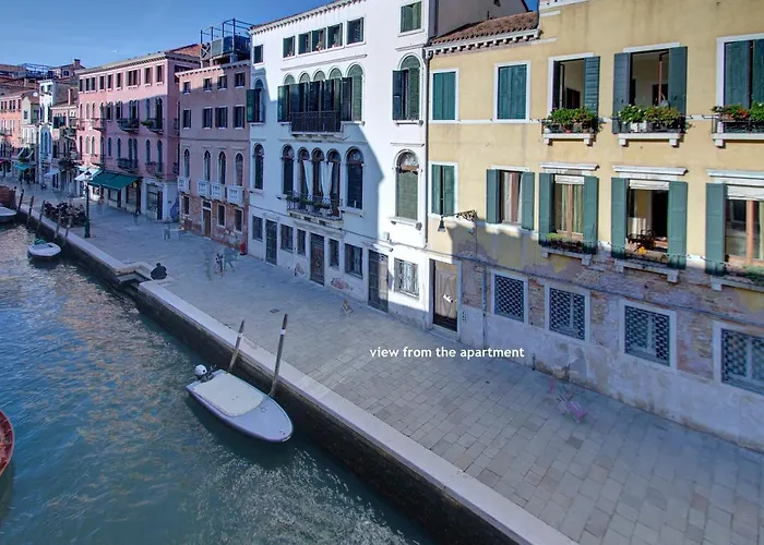 Sunny Ghetto Canalview *