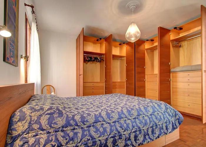 Sunny Ghetto Canalview Βενετία