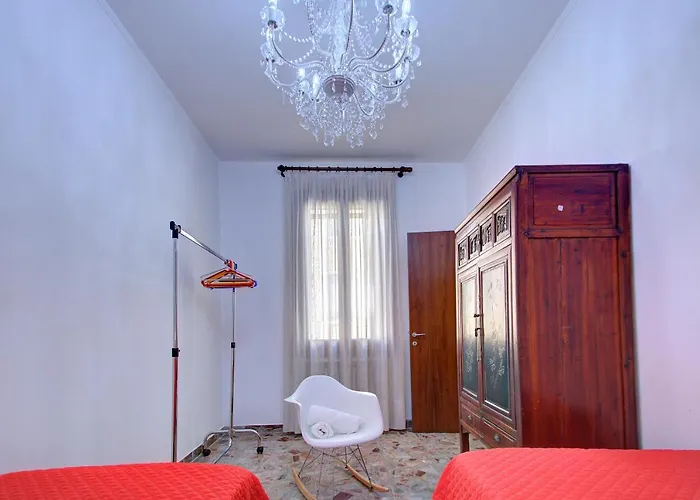 Sunny Ghetto Canalview