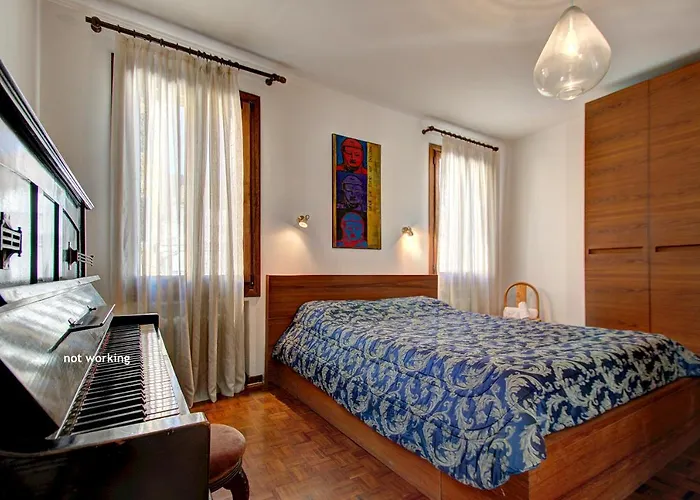 Sunny Ghetto Canalview Διαμέρισμα Βενετία