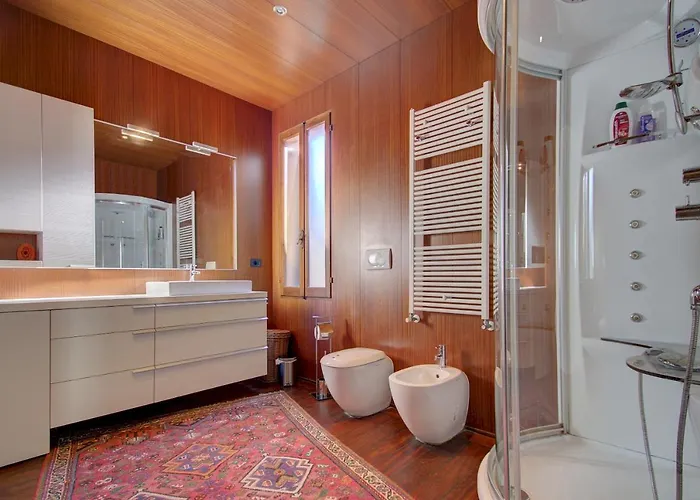 Sunny Ghetto Canalview