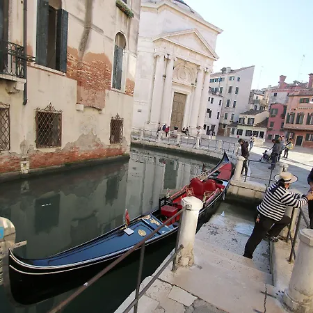Sunny Ghetto Canalview Apartment *