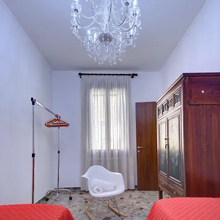 Sunny Ghetto Canalview Apartment *