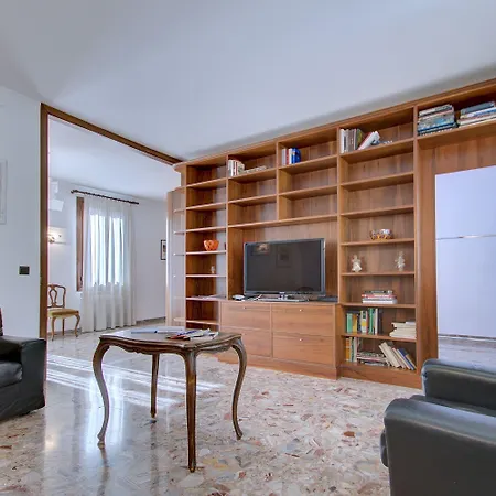 Sunny Ghetto Canalview *