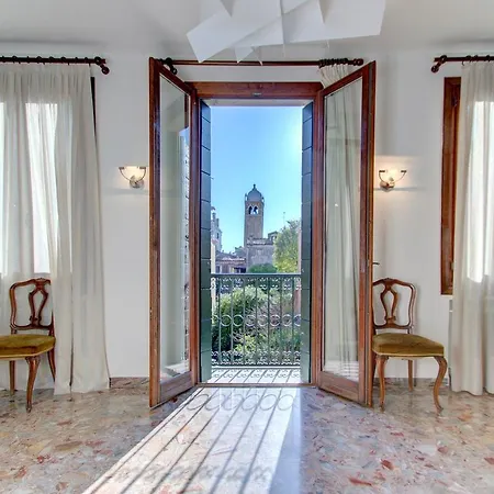 Sunny Ghetto Canalview Apartment *